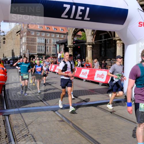 13.09.2026 - 21. swb-Marathon Bremen Tim E. http://msf.ph/oto/10390158 13.09.2026 13:34:07 Ziel 1656, 2405, 2727, 2872, 3201, 3389, 3522, 3761, 4490, 4554, 4658, 4874, 5063, 5156, 5513, 5563, 5587, 6151, 6508, 6623, 6808, 7126, 7354, 7431, 7633, 7652, 7832, 8025, 8512, 8641, 9068, 9128, 9342, 9344, 9390 meine-sportfotos.de
