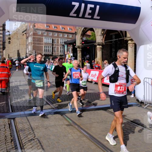 13.09.2026 - 21. swb-Marathon Bremen Tim E. http://msf.ph/oto/10390175 13.09.2026 13:34:08 Ziel 1656, 2405, 2727, 2872, 3201, 3389, 3522, 3761, 4490, 4554, 4658, 4874, 5063, 5156, 5513, 5563, 5587, 6151, 6508, 6623, 6808, 7126, 7354, 7431, 7652, 7832, 8025, 8512, 8641, 9068, 9128, 9342, 9344, 9390 meine-sportfotos.de
