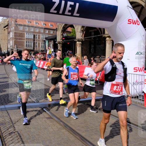 13.09.2026 - 21. swb-Marathon Bremen Tim E. http://msf.ph/oto/10390189 13.09.2026 13:34:09 Ziel 1656, 2405, 2727, 2872, 3389, 3522, 3761, 4490, 4554, 4613, 4658, 4874, 5063, 5156, 5513, 5563, 5587, 6151, 6508, 6509, 6623, 6808, 7047, 7126, 7354, 7431, 7832, 8025, 8512, 8641, 9068, 9128, 9342, 9344, 9390 meine-sportfotos.de