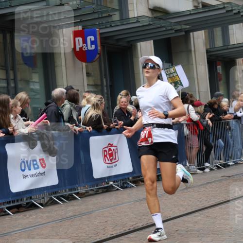 13.09.2026 - 21. swb-Marathon Bremen Strokosch-Dieckow http://msf.ph/oto/10390190 13.09.2026 13:02:18 Ziel 1795, 1850, 3609, 7841, 13237, 1667, 9583 meine-sportfotos.de