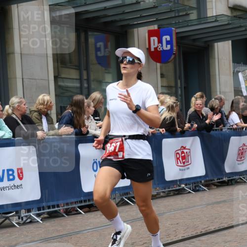13.09.2026 - 21. swb-Marathon Bremen Strokosch-Dieckow http://msf.ph/oto/10390197 13.09.2026 13:02:18 Ziel 1795, 1850, 3609, 7841, 13237, 1667, 9583 meine-sportfotos.de