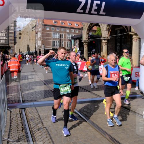 13.09.2026 - 21. swb-Marathon Bremen Tim E. http://msf.ph/oto/10390198 13.09.2026 13:34:09 Ziel 1656, 2405, 2727, 2872, 3389, 3522, 3761, 4490, 4554, 4613, 4658, 4874, 5063, 5156, 5513, 5563, 5587, 6151, 6508, 6509, 6623, 6808, 7047, 7126, 7354, 7431, 7832, 8025, 8512, 8641, 9068, 9128, 9342, 9344, 9390 meine-sportfotos.de