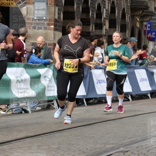 13.09.2026 - 21. swb-Marathon Bremen Strokosch-Dieckow http://msf.ph/oto/10390207 13.09.2026 11:12:48 Ziel 10213, 10406, 10414, 10874, 10875, 10909, 11090, 11716, 12327, 12497, 10483, 10893, 11606, 11627, 11671, 11832, 12050, 12060 meine-sportfotos.de