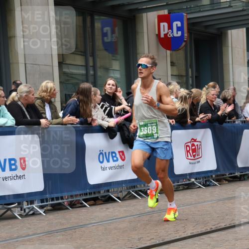 13.09.2026 - 21. swb-Marathon Bremen Strokosch-Dieckow http://msf.ph/oto/10390208 13.09.2026 13:02:20 Ziel 1795, 1850, 3609, 6918, 7841, 13237, 1667, 9583 meine-sportfotos.de