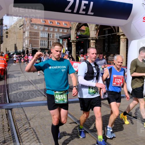 13.09.2026 - 21. swb-Marathon Bremen Tim E. http://msf.ph/oto/10390210 13.09.2026 13:34:10 Ziel 1656, 2405, 2727, 3389, 3522, 3761, 3790, 4490, 4554, 4613, 4658, 4874, 5063, 5156, 5341, 5513, 5563, 5587, 6151, 6508, 6509, 6623, 6808, 7047, 7126, 7303, 7354, 7431, 7832, 8025, 8512, 8641, 8910, 9068, 9128, 9342, 9344 meine-sportfotos.de