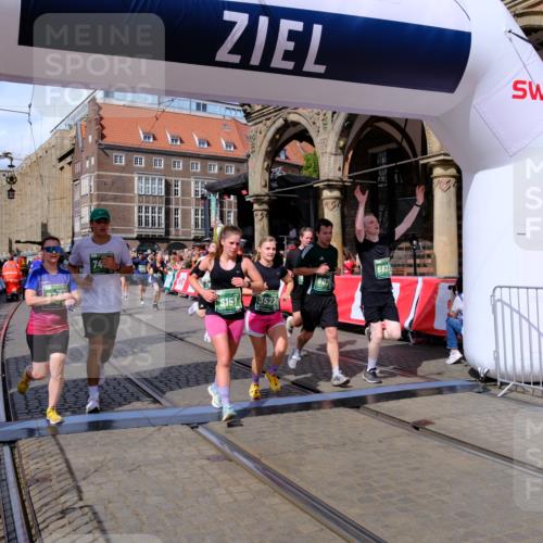 13.09.2026 - 21. swb-Marathon Bremen Tim E. http://msf.ph/oto/10390220 13.09.2026 13:34:18 Ziel 1364, 1656, 2355, 2727, 3162, 3389, 3522, 3790, 3984, 4613, 5341, 5513, 5563, 5587, 6090, 6151, 6509, 6623, 7047, 7303, 7354, 7431, 7897, 7988, 8025, 8512, 8641, 8910, 9344, 13118 meine-sportfotos.de