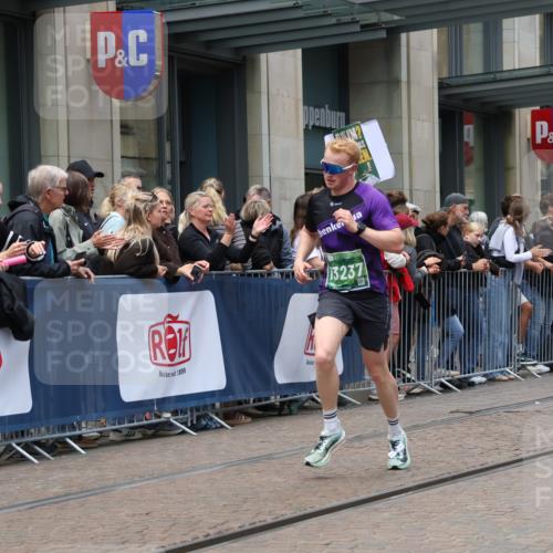 13.09.2026 - 21. swb-Marathon Bremen Strokosch-Dieckow http://msf.ph/oto/10390240 13.09.2026 13:02:26 Ziel 1381, 1795, 1850, 1862, 3609, 6918, 7265, 7841, 13237, 1667, 9583 meine-sportfotos.de