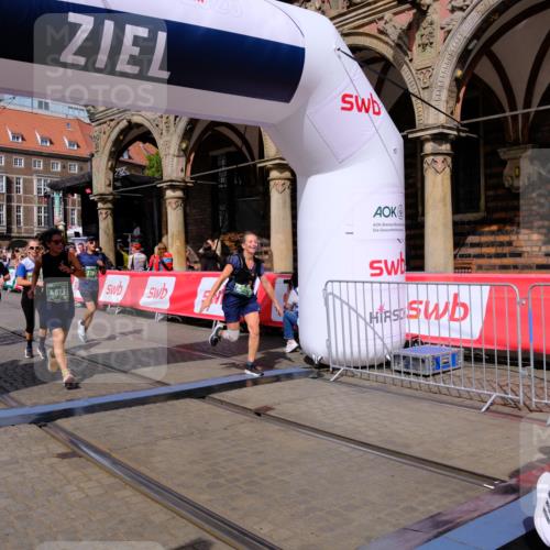13.09.2026 - 21. swb-Marathon Bremen Tim E. http://msf.ph/oto/10390251 13.09.2026 13:34:21 Ziel 1364, 1656, 2355, 2464, 2727, 3162, 3389, 3522, 3632, 3790, 3984, 4613, 5265, 5341, 5489, 5563, 5587, 5768, 6090, 6151, 6350, 6405, 6509, 6623, 7047, 7113, 7303, 7354, 7431, 7897, 7988, 8025, 8512, 8641, 8910, 9905, 10058, 13118 meine-sportfotos.de