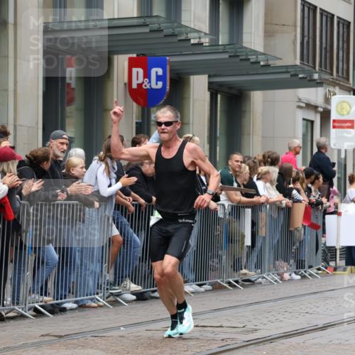 13.09.2026 - 21. swb-Marathon Bremen Strokosch-Dieckow http://msf.ph/oto/10390256 13.09.2026 13:02:34 Ziel 1381, 1795, 1850, 1862, 6918, 7265, 8319, 8325, 8331, 13237, 3609, 7841, 9583 meine-sportfotos.de