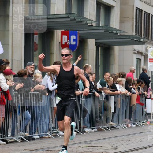 13.09.2026 - 21. swb-Marathon Bremen Strokosch-Dieckow http://msf.ph/oto/10390259 13.09.2026 13:02:34 Ziel 1381, 1795, 1850, 1862, 6918, 7265, 8319, 8325, 8331, 13237, 3609, 7841, 9583 meine-sportfotos.de