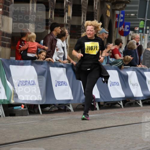 13.09.2026 - 21. swb-Marathon Bremen Strokosch-Dieckow http://msf.ph/oto/10390269 13.09.2026 11:12:59 Ziel 10354, 10743, 10874, 10875, 10909, 11090, 11657, 12234, 12423, 12497, 10804, 10893, 11048, 11357, 11627, 12060, 12393, 12418 meine-sportfotos.de