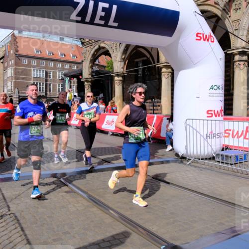 13.09.2026 - 21. swb-Marathon Bremen Tim E. http://msf.ph/oto/10390270 13.09.2026 13:34:23 Ziel 1364, 1656, 2355, 2464, 2727, 3162, 3389, 3522, 3632, 3790, 3984, 4613, 5265, 5341, 5489, 5563, 5768, 6090, 6151, 6350, 6405, 6509, 6623, 7047, 7113, 7303, 7431, 7897, 7988, 8025, 8641, 8870, 8910, 9905, 10058, 13118 meine-sportfotos.de