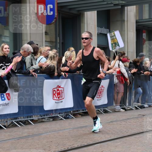 13.09.2026 - 21. swb-Marathon Bremen Strokosch-Dieckow http://msf.ph/oto/10390271 13.09.2026 13:02:35 Ziel 1381, 1795, 1850, 1862, 6918, 7265, 8319, 8325, 8331, 9200, 13237, 3609, 7841, 9583 meine-sportfotos.de