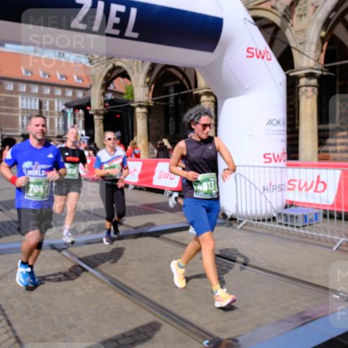13.09.2026 - 21. swb-Marathon Bremen Tim E. http://msf.ph/oto/10390273 13.09.2026 13:34:23 Ziel 1364, 1656, 2355, 2464, 2727, 3162, 3389, 3522, 3632, 3790, 3984, 4613, 5265, 5341, 5489, 5563, 5768, 6090, 6151, 6350, 6405, 6509, 6623, 7047, 7113, 7303, 7431, 7897, 7988, 8025, 8641, 8870, 8910, 9905, 10058, 13118 meine-sportfotos.de