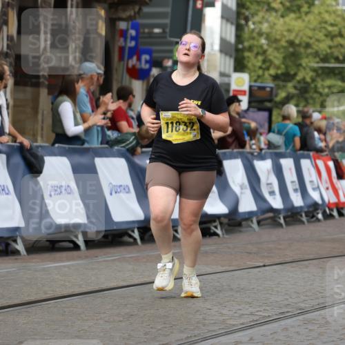 13.09.2026 - 21. swb-Marathon Bremen Strokosch-Dieckow http://msf.ph/oto/10390274 13.09.2026 11:13:00 Ziel 10354, 10743, 10874, 10875, 11090, 11657, 12234, 12423, 12497, 10804, 11048, 11357, 12393, 12418 meine-sportfotos.de