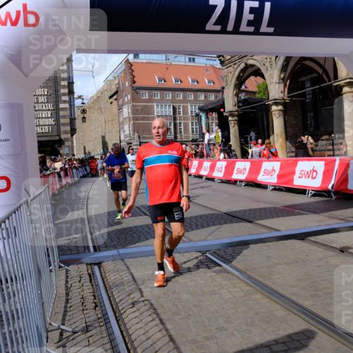 13.09.2026 - 21. swb-Marathon Bremen Tim E. http://msf.ph/oto/10390282 13.09.2026 13:34:25 Ziel 1364, 1656, 2355, 2464, 3162, 3389, 3522, 3632, 3790, 3984, 4613, 5265, 5341, 5489, 5563, 5768, 6090, 6151, 6350, 6405, 6509, 6623, 7047, 7113, 7303, 7431, 7696, 7897, 7988, 8025, 8641, 8870, 8910, 9094, 9100, 9905, 10058, 13118 meine-sportfotos.de