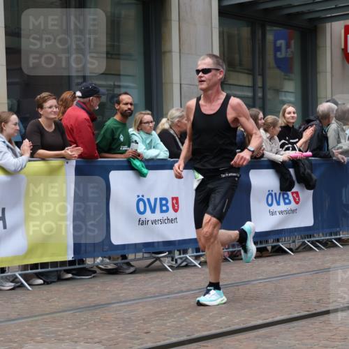 13.09.2026 - 21. swb-Marathon Bremen Strokosch-Dieckow http://msf.ph/oto/10390284 13.09.2026 13:02:36 Ziel 1381, 1795, 1850, 1862, 6918, 7265, 8319, 8325, 8331, 8756, 9200, 13237, 1795, 3609, 7841, 9583, 13237 meine-sportfotos.de