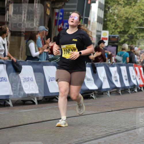 13.09.2026 - 21. swb-Marathon Bremen Strokosch-Dieckow http://msf.ph/oto/10390285 13.09.2026 11:13:01 Ziel 10354, 10483, 10743, 10874, 10875, 11090, 11657, 12234, 12423, 12497, 10804, 11048, 11357, 12393, 12418 meine-sportfotos.de