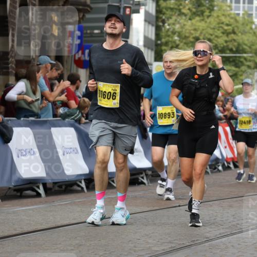 13.09.2026 - 21. swb-Marathon Bremen Strokosch-Dieckow http://msf.ph/oto/10390299 13.09.2026 11:13:03 Ziel 10354, 10483, 10743, 10874, 10875, 11090, 11657, 12234, 12423, 12497, 10804, 11048, 11357, 12393, 12418 meine-sportfotos.de