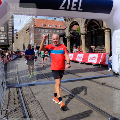 13.09.2026 - 21. swb-Marathon Bremen Tim E. http://msf.ph/oto/10390300 13.09.2026 13:34:25 Ziel 1364, 1656, 2355, 2464, 3162, 3389, 3522, 3632, 3790, 3984, 4613, 5265, 5341, 5489, 5563, 5768, 6090, 6151, 6350, 6405, 6509, 6623, 7047, 7113, 7303, 7431, 7696, 7897, 7988, 8025, 8641, 8870, 8910, 9094, 9100, 9905, 10058, 13118 meine-sportfotos.de