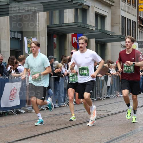 13.09.2026 - 21. swb-Marathon Bremen Strokosch-Dieckow http://msf.ph/oto/10390302 13.09.2026 13:02:42 Ziel 1381, 1862, 6918, 7265, 8319, 8325, 8331, 8756, 9200, 1795, 1850, 3609, 7841, 13237 meine-sportfotos.de