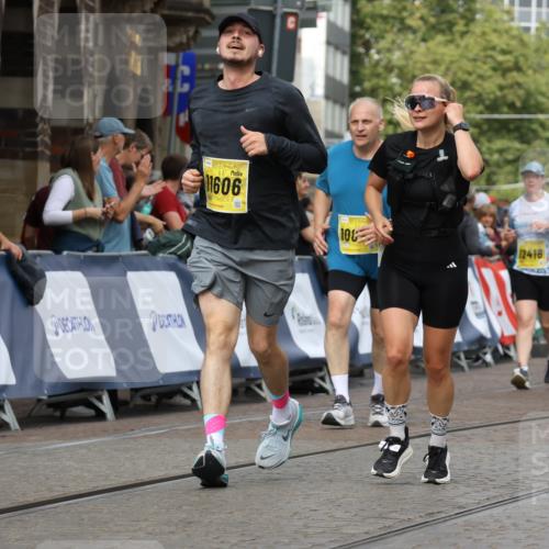 13.09.2026 - 21. swb-Marathon Bremen Strokosch-Dieckow http://msf.ph/oto/10390308 13.09.2026 11:13:04 Ziel 10354, 10483, 10743, 10874, 10875, 11090, 11657, 11671, 11832, 12234, 12423, 12497, 11048, 11357, 12393, 12418 meine-sportfotos.de
