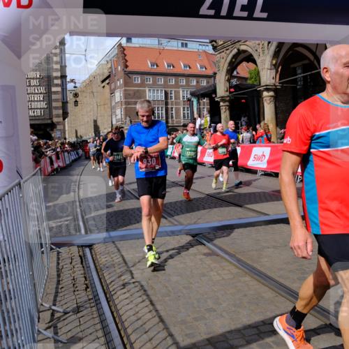 13.09.2026 - 21. swb-Marathon Bremen Tim E. http://msf.ph/oto/10390313 13.09.2026 13:34:27 Ziel 1364, 2355, 2464, 3162, 3632, 3636, 3790, 3984, 4613, 5147, 5265, 5341, 5489, 5768, 6090, 6350, 6405, 6509, 7047, 7113, 7303, 7696, 7897, 7988, 8641, 8870, 8910, 9094, 9100, 9402, 9905, 10058, 13118 meine-sportfotos.de
