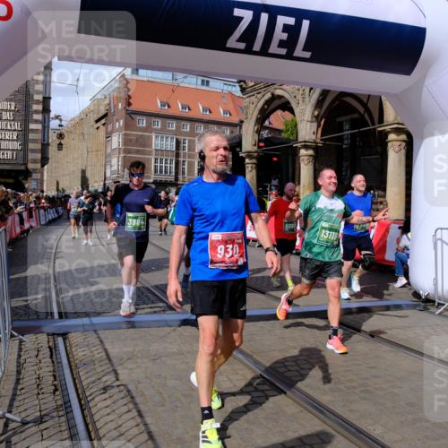 13.09.2026 - 21. swb-Marathon Bremen Tim E. http://msf.ph/oto/10390327 13.09.2026 13:34:28 Ziel 1364, 2355, 2464, 3162, 3632, 3636, 3790, 3984, 4613, 5147, 5265, 5341, 5489, 5768, 6090, 6350, 6405, 6509, 7047, 7113, 7303, 7696, 7897, 7988, 8870, 8910, 9094, 9100, 9402, 9905, 10058, 13118 meine-sportfotos.de