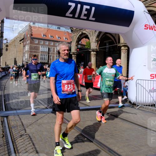 13.09.2026 - 21. swb-Marathon Bremen Tim E. http://msf.ph/oto/10390331 13.09.2026 13:34:28 Ziel 1364, 2355, 2464, 3162, 3632, 3636, 3790, 3984, 4613, 5147, 5265, 5341, 5489, 5768, 6090, 6350, 6405, 6509, 7047, 7113, 7303, 7696, 7897, 7988, 8870, 8910, 9094, 9100, 9402, 9905, 10058, 13118 meine-sportfotos.de
