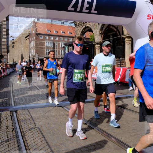 13.09.2026 - 21. swb-Marathon Bremen Tim E. http://msf.ph/oto/10390344 13.09.2026 13:34:30 Ziel 911, 1364, 2355, 2464, 3068, 3162, 3214, 3632, 3636, 3790, 3984, 4112, 5147, 5265, 5341, 5489, 5768, 6090, 6350, 6405, 7113, 7303, 7696, 7897, 7988, 8870, 8910, 9094, 9100, 9402, 9905, 10058, 13118 meine-sportfotos.de