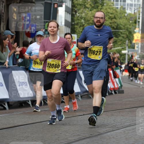 13.09.2026 - 21. swb-Marathon Bremen Strokosch-Dieckow http://msf.ph/oto/10390345 13.09.2026 11:13:08 Ziel 10354, 10483, 10743, 11606, 11657, 11671, 11832, 12050, 12234, 12423, 12497, 11048 meine-sportfotos.de
