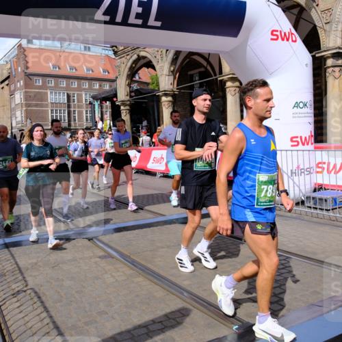 13.09.2026 - 21. swb-Marathon Bremen Tim E. http://msf.ph/oto/10390361 13.09.2026 13:34:32 Ziel 682, 911, 1364, 2355, 2464, 3068, 3162, 3214, 3632, 3636, 3984, 4112, 5147, 5265, 5489, 5768, 6090, 6350, 6405, 7113, 7696, 7897, 7988, 8870, 9094, 9100, 9402, 9453, 9905, 10058, 13118 meine-sportfotos.de