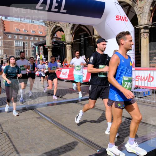 13.09.2026 - 21. swb-Marathon Bremen Tim E. http://msf.ph/oto/10390365 13.09.2026 13:34:32 Ziel 682, 911, 1364, 2355, 2464, 3068, 3162, 3214, 3632, 3636, 3984, 4112, 5147, 5265, 5489, 5768, 6090, 6350, 6405, 7113, 7696, 7897, 7988, 8870, 9094, 9100, 9402, 9453, 9905, 10058, 13118 meine-sportfotos.de