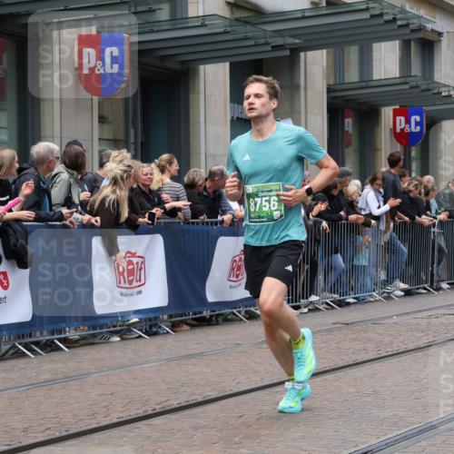 13.09.2026 - 21. swb-Marathon Bremen Strokosch-Dieckow http://msf.ph/oto/10390368 13.09.2026 13:02:51 Ziel 7206, 7478, 8028, 8319, 8325, 8331, 8756, 9200, 1381, 1795, 1850, 1862, 3609, 6918, 7265, 7841, 13237 meine-sportfotos.de