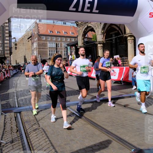 13.09.2026 - 21. swb-Marathon Bremen Tim E. http://msf.ph/oto/10390369 13.09.2026 13:34:33 Ziel 682, 911, 1364, 2355, 2464, 3068, 3162, 3214, 3632, 3636, 3984, 4112, 5147, 5265, 5489, 5768, 5852, 6090, 6350, 6405, 7113, 7696, 7746, 7897, 7988, 8870, 9094, 9100, 9402, 9453, 9802, 9905, 10058, 13118 meine-sportfotos.de