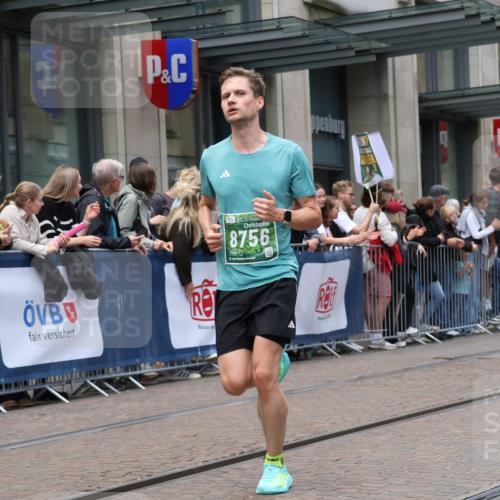 13.09.2026 - 21. swb-Marathon Bremen Strokosch-Dieckow http://msf.ph/oto/10390372 13.09.2026 13:02:51 Ziel 7206, 7478, 8028, 8319, 8325, 8331, 8756, 9200, 1381, 1795, 1850, 1862, 3609, 6918, 7265, 7841, 13237 meine-sportfotos.de