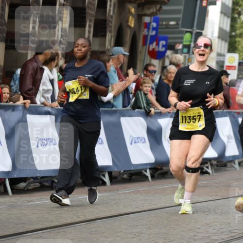 13.09.2026 - 21. swb-Marathon Bremen Strokosch-Dieckow http://msf.ph/oto/10390376 13.09.2026 11:13:12 Ziel 10483, 10893, 11606, 11627, 11657, 11671, 11832, 12050, 12060, 12423, 11670, 12460, 12521 meine-sportfotos.de