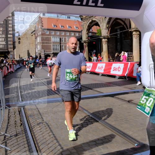 13.09.2026 - 21. swb-Marathon Bremen Tim E. http://msf.ph/oto/10390395 13.09.2026 13:34:35 Ziel 682, 911, 1307, 1364, 2355, 2464, 3068, 3162, 3214, 3632, 3636, 3984, 4112, 5147, 5265, 5489, 5566, 5768, 5852, 6090, 6255, 6350, 6405, 7113, 7696, 7746, 7897, 7988, 8870, 9094, 9100, 9402, 9453, 9802, 9905, 10058, 13112, 13118 meine-sportfotos.de