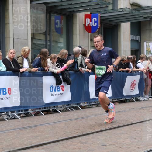 13.09.2026 - 21. swb-Marathon Bremen Strokosch-Dieckow http://msf.ph/oto/10390403 13.09.2026 13:02:57 Ziel 1372, 7206, 7478, 7715, 8028, 8756, 9200, 1381, 1795, 1850, 1862, 6918, 7265, 8319, 8325, 8331, 13237 meine-sportfotos.de