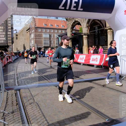 13.09.2026 - 21. swb-Marathon Bremen Tim E. http://msf.ph/oto/10390404 13.09.2026 13:34:38 Ziel 682, 784, 911, 1307, 2215, 2464, 3029, 3068, 3214, 3632, 3636, 3890, 4112, 4616, 5147, 5265, 5489, 5566, 5768, 5852, 6255, 6350, 6405, 7113, 7696, 7746, 7962, 8870, 9094, 9100, 9402, 9453, 9802, 9905, 10058, 13112 meine-sportfotos.de