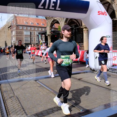 13.09.2026 - 21. swb-Marathon Bremen Tim E. http://msf.ph/oto/10390413 13.09.2026 13:34:38 Ziel 682, 784, 911, 1307, 2215, 2464, 3029, 3068, 3214, 3632, 3636, 3890, 4112, 4616, 5147, 5265, 5489, 5566, 5768, 5852, 6255, 6350, 6405, 7113, 7696, 7746, 7962, 8870, 9094, 9100, 9402, 9453, 9802, 9905, 10058, 13112 meine-sportfotos.de