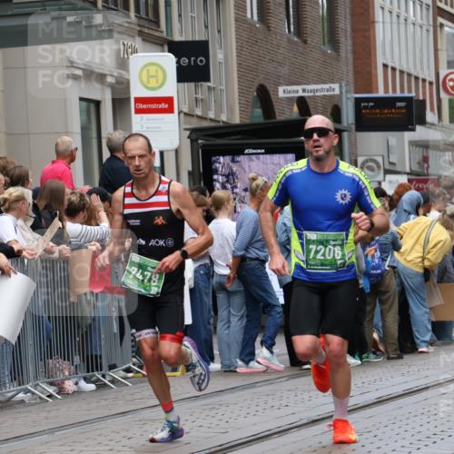 13.09.2026 - 21. swb-Marathon Bremen Strokosch-Dieckow http://msf.ph/oto/10390415 13.09.2026 13:03:00 Ziel 1372, 1950, 7206, 7478, 7715, 8028, 8756, 9200, 1381, 1795, 1850, 1862, 6918, 7265, 8319, 8325, 8331, 9200, 13237 meine-sportfotos.de