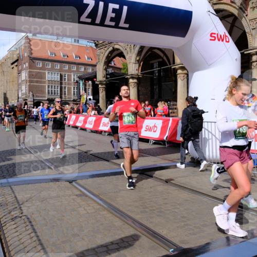 13.09.2026 - 21. swb-Marathon Bremen Tim E. http://msf.ph/oto/10390443 13.09.2026 13:34:41 Ziel 682, 784, 809, 911, 1307, 2215, 3029, 3068, 3214, 3318, 3409, 3636, 3890, 4112, 4616, 5147, 5265, 5566, 5852, 6255, 7168, 7696, 7746, 7962, 8381, 8870, 9094, 9100, 9402, 9453, 9802, 9905, 13112 meine-sportfotos.de