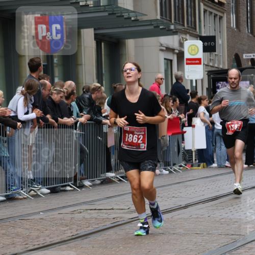 13.09.2026 - 21. swb-Marathon Bremen Strokosch-Dieckow http://msf.ph/oto/10390444 13.09.2026 13:03:06 Ziel 1372, 1950, 3092, 7206, 7478, 7715, 8028, 1381, 1862, 6918, 7265, 8319, 8325, 8331, 8756, 9200 meine-sportfotos.de