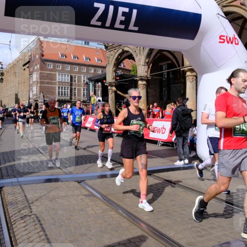 13.09.2026 - 21. swb-Marathon Bremen Tim E. http://msf.ph/oto/10390458 13.09.2026 13:34:42 Ziel 682, 784, 809, 911, 1307, 1871, 2215, 3029, 3068, 3214, 3318, 3409, 3636, 3890, 4112, 4616, 5147, 5488, 5566, 5852, 6255, 7168, 7696, 7746, 7962, 8381, 8870, 9094, 9100, 9402, 9453, 9802, 13112 meine-sportfotos.de