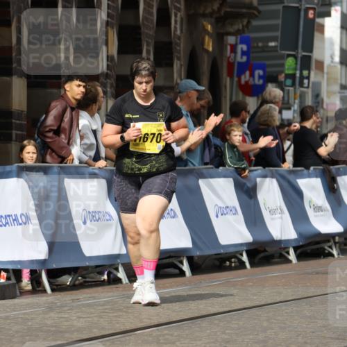 13.09.2026 - 21. swb-Marathon Bremen Strokosch-Dieckow http://msf.ph/oto/10390459 13.09.2026 11:13:31 Ziel 10804, 10893, 11048, 11357, 11627, 12060, 12393, 12418, 10766, 10889, 11084, 11954, 11999, 12010, 12280 meine-sportfotos.de