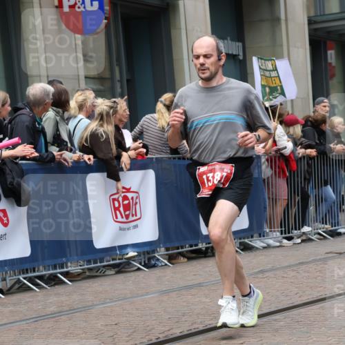 13.09.2026 - 21. swb-Marathon Bremen Strokosch-Dieckow http://msf.ph/oto/10390464 13.09.2026 13:03:09 Ziel 1090, 1372, 1950, 3092, 5024, 5719, 7206, 7478, 7715, 8028, 1381, 1862, 6918, 7265, 8028, 8319, 8325, 8331, 8756, 9200 meine-sportfotos.de