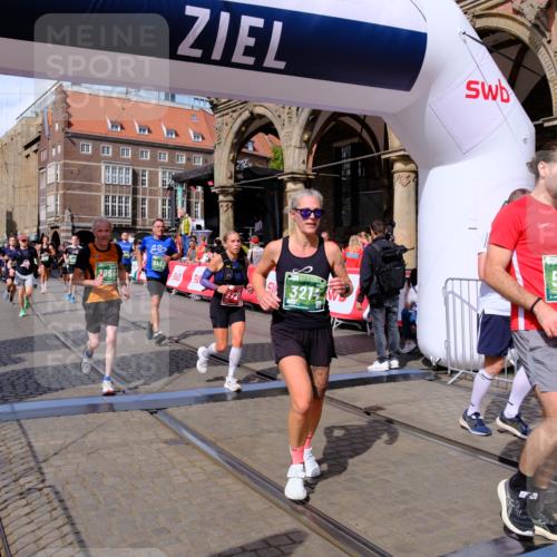 13.09.2026 - 21. swb-Marathon Bremen Tim E. http://msf.ph/oto/10390465 13.09.2026 13:34:43 Ziel 682, 784, 809, 911, 1307, 1871, 2215, 3029, 3068, 3214, 3318, 3409, 3636, 3890, 4112, 4616, 5147, 5488, 5566, 5852, 6255, 7168, 7696, 7746, 7962, 8381, 9094, 9100, 9402, 9453, 9751, 9802, 13112 meine-sportfotos.de
