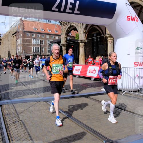 13.09.2026 - 21. swb-Marathon Bremen Tim E. http://msf.ph/oto/10390477 13.09.2026 13:34:44 Ziel 682, 784, 809, 911, 1307, 1871, 2215, 3029, 3068, 3214, 3318, 3409, 3636, 3890, 4112, 4537, 4616, 5147, 5488, 5566, 5852, 6255, 7168, 7696, 7746, 7962, 8381, 9094, 9100, 9402, 9453, 9751, 9802, 13112 meine-sportfotos.de