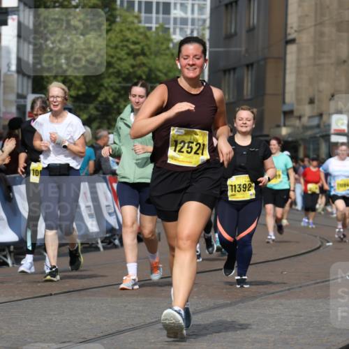 13.09.2026 - 21. swb-Marathon Bremen Strokosch-Dieckow http://msf.ph/oto/10390481 13.09.2026 11:13:32 Ziel 10804, 11048, 11357, 12393, 12418, 10330, 10766, 10889, 11078, 11084, 11999, 12010 meine-sportfotos.de